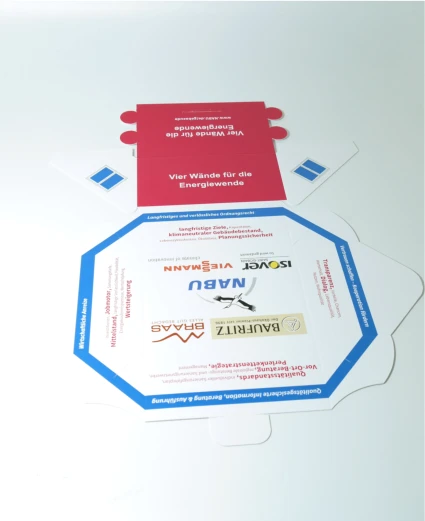 Verpackung "Immo" mit Verschluss und Halterungsöffnung 1