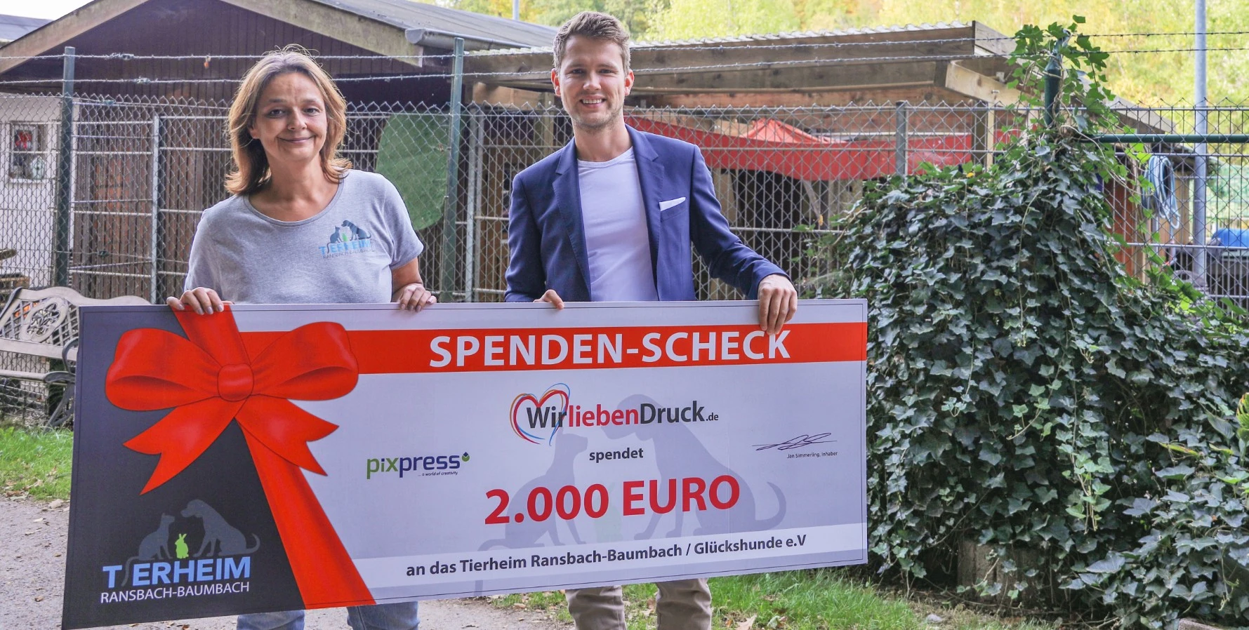  spendet an das Tierheim